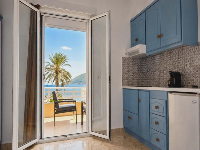 Papafotis Apartments & Suites image