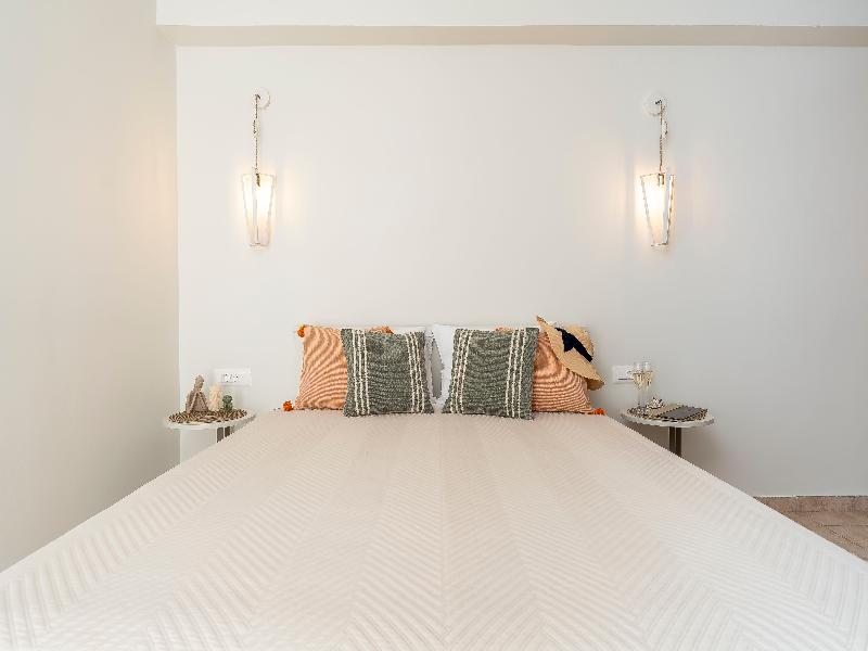 Arkadia Luxury Hotel Apartments image