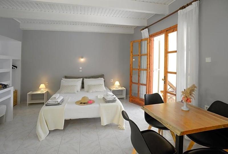 Albouro Apartments image