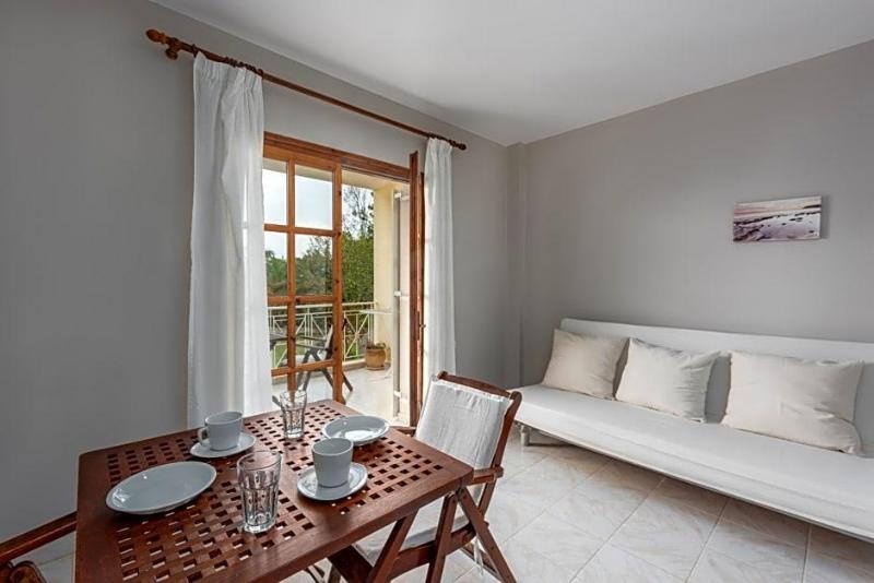 Albouro Apartments image