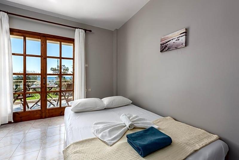 Albouro Apartments image