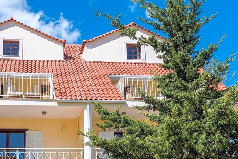 Albouro Apartments image