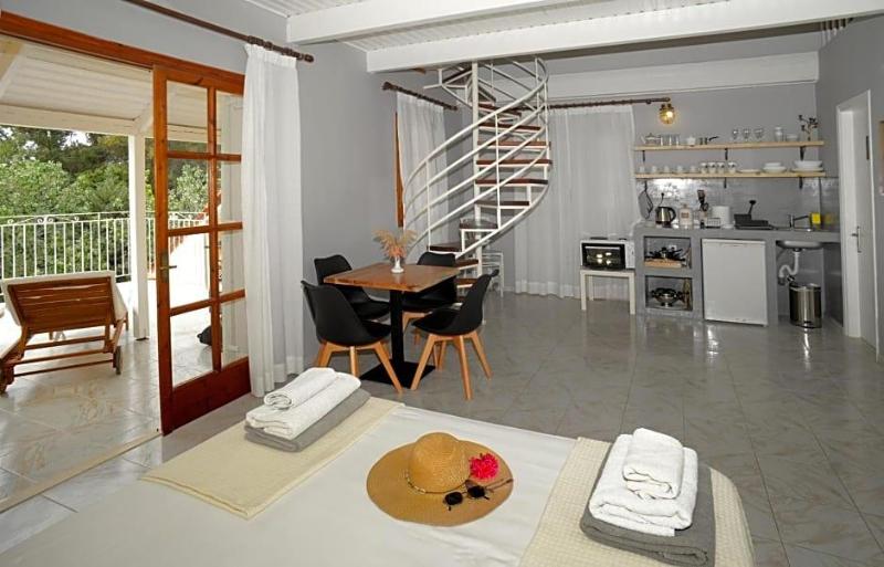 Albouro Apartments image