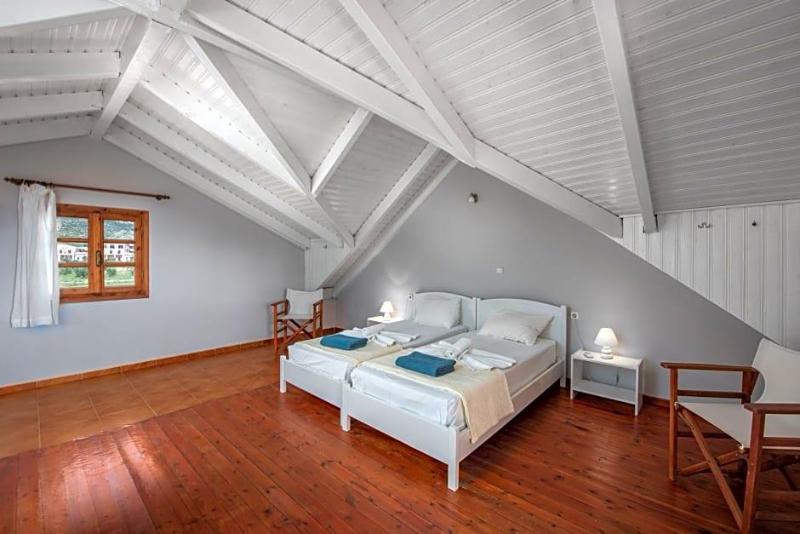 Albouro Apartments image