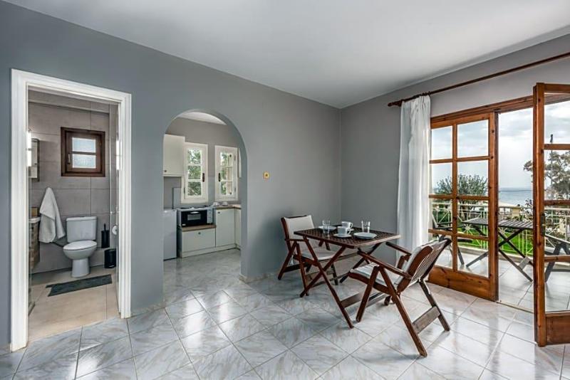 Albouro Apartments image