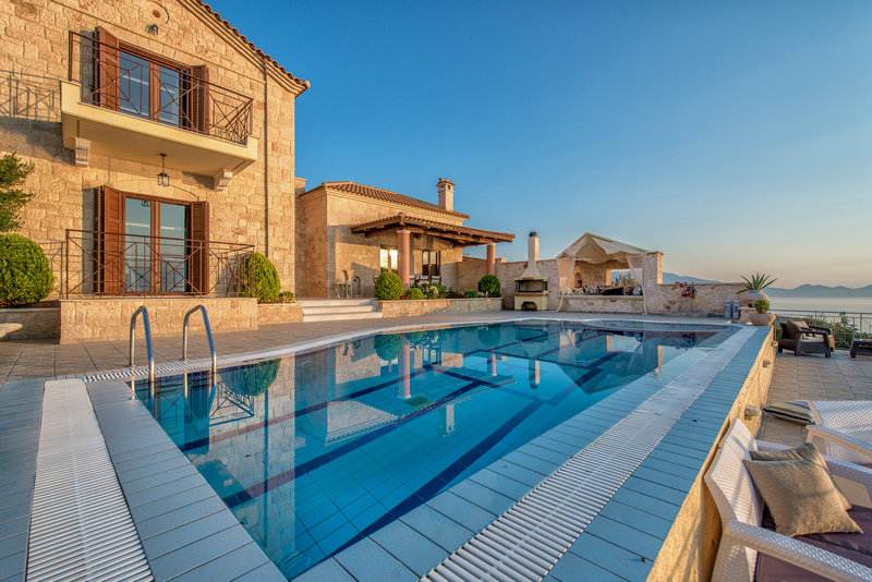 Emerald Villas & Suites image