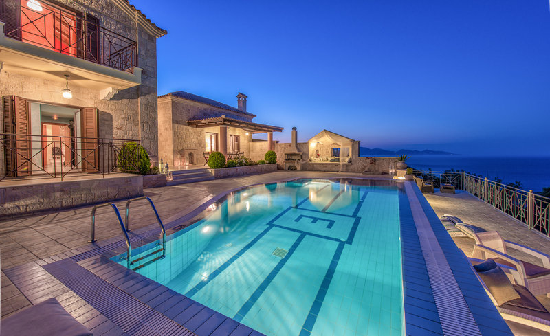 Emerald Villas & Suites image