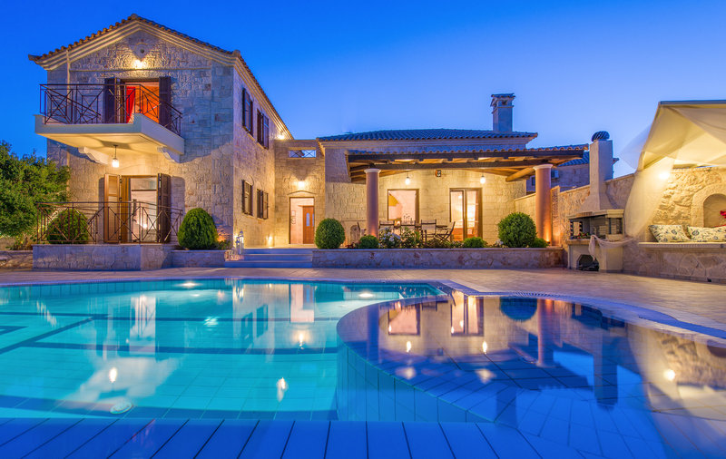 Emerald Villas & Suites image