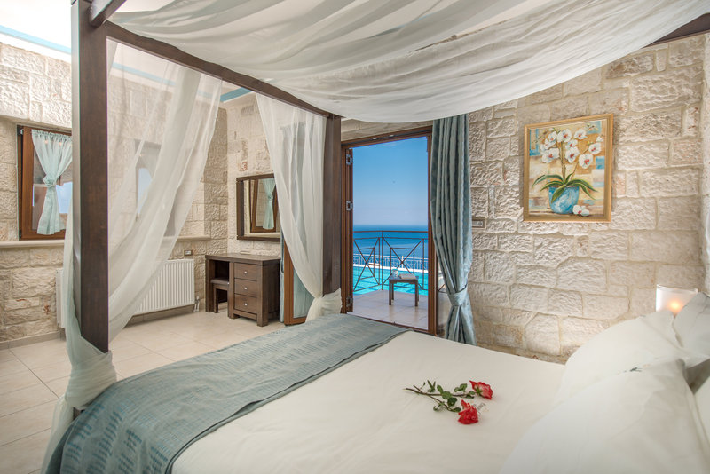 Emerald Villas & Suites image