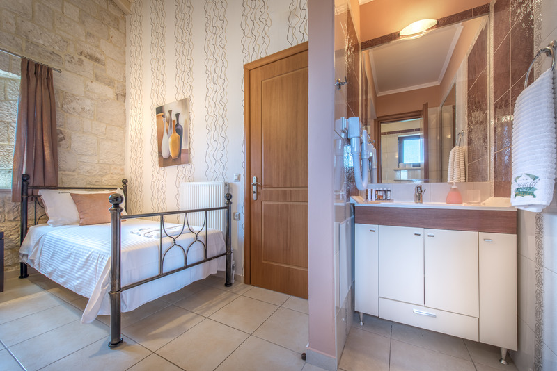 Emerald Villas & Suites image