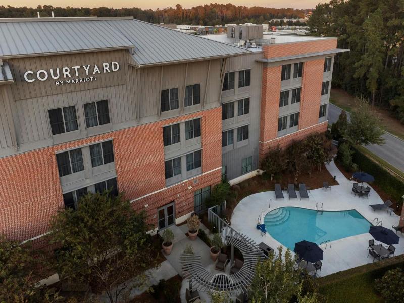 Courtyard Charleston Summerville image