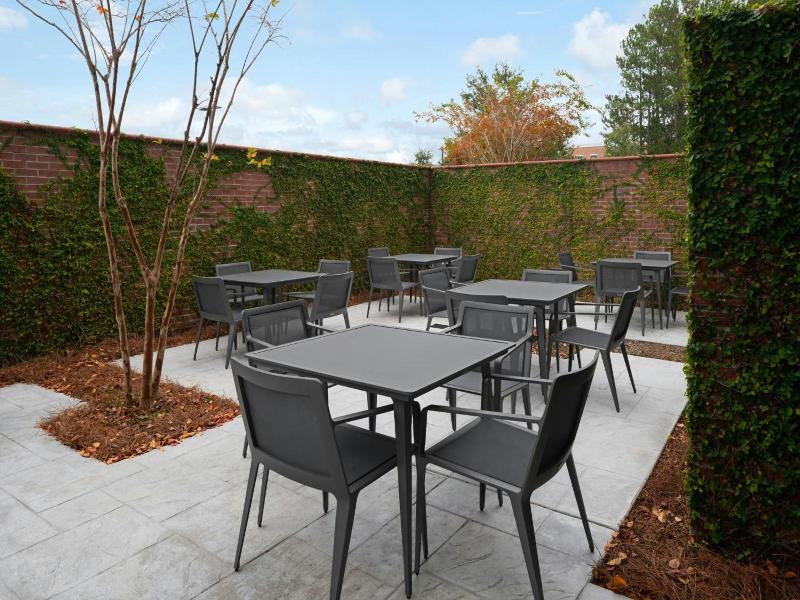 Courtyard Charleston Summerville image