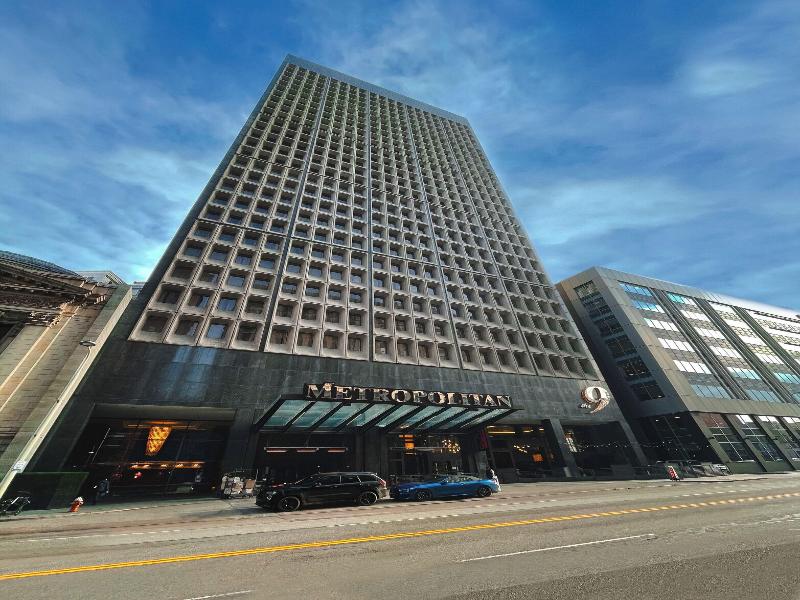 Metropolitan At The 9, Autograph Collection image