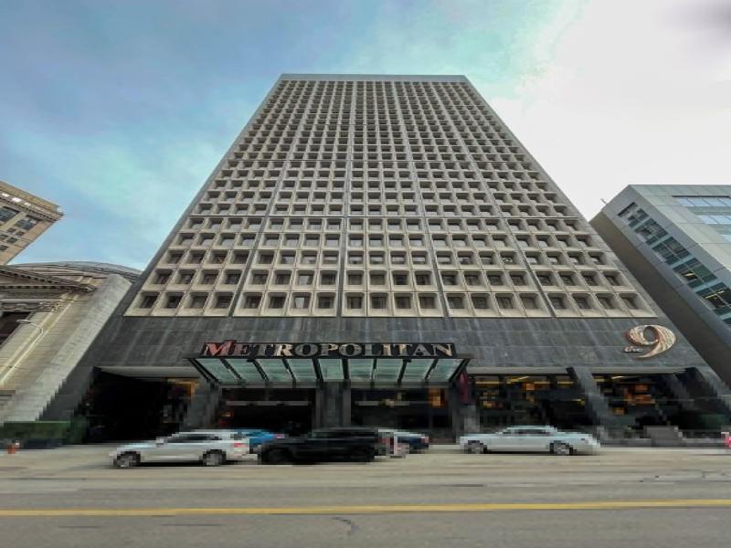 Metropolitan At The 9, Autograph Collection image