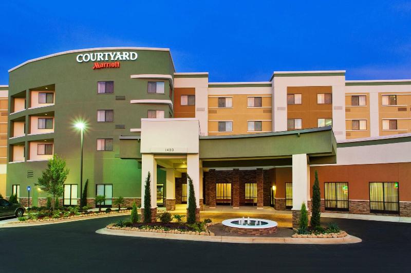Courtyard Columbus Phenix City/Riverfront image
