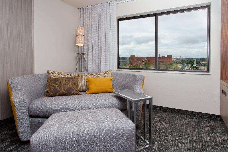 Courtyard Columbus Phenix City/Riverfront image