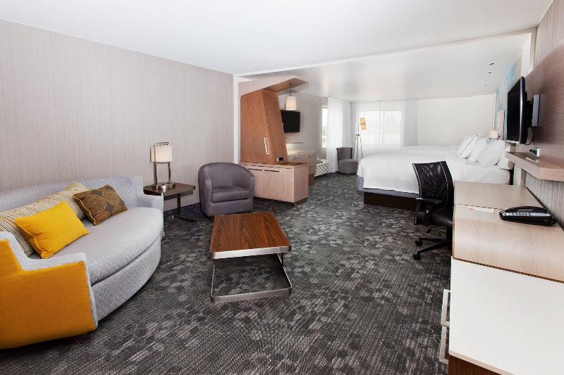 Courtyard Columbus Phenix City/Riverfront image