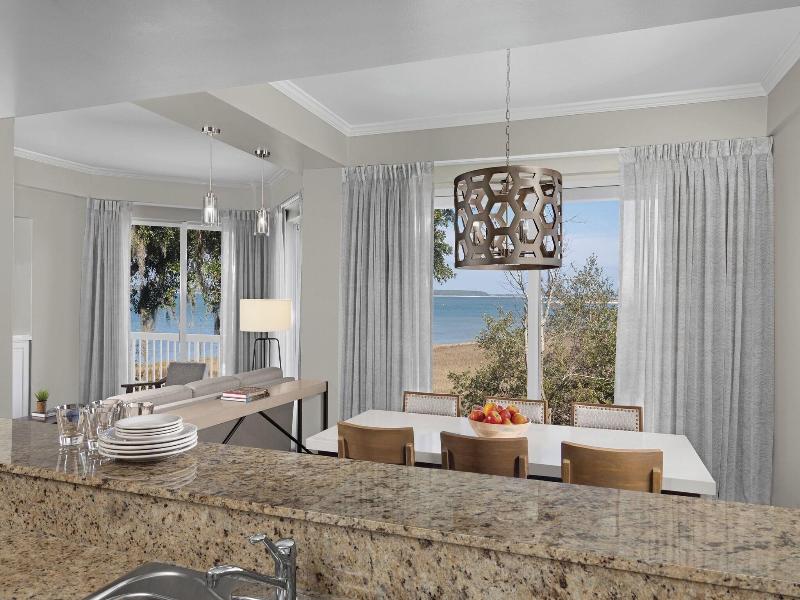 Marriott's Harbour Club image