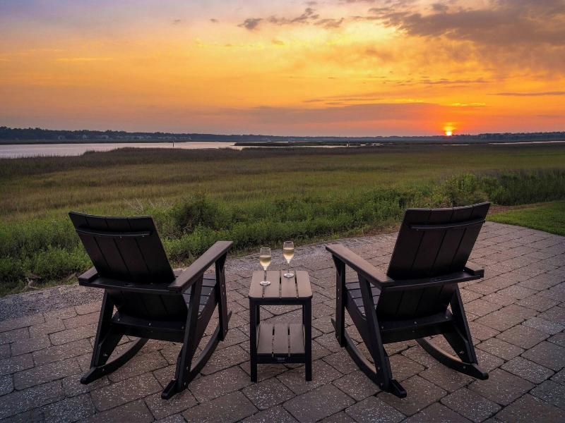 Marriott's Harbour Point Sunset Pointe Shelter Cov image