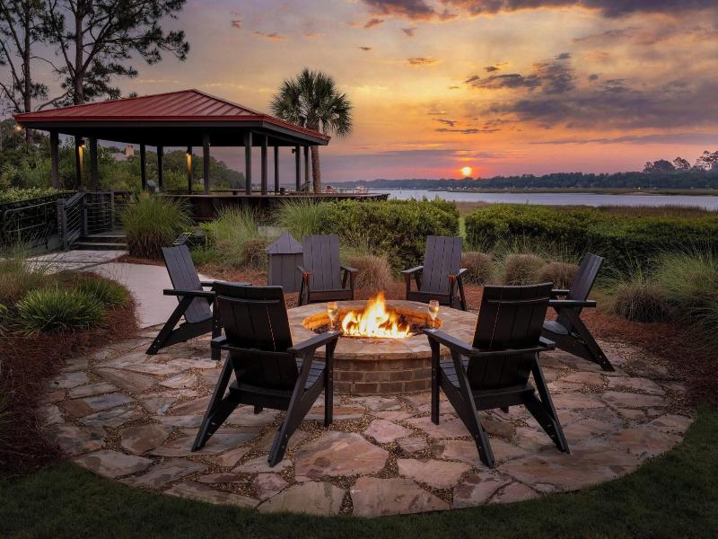 Marriott's Harbour Point Sunset Pointe Shelter Cov image