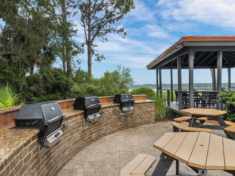 Marriott's Harbour Point Sunset Pointe Shelter Cov image