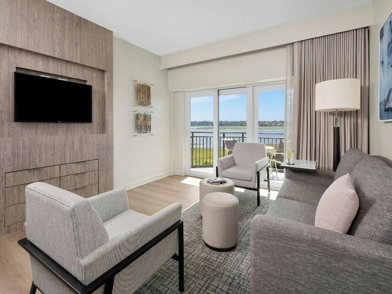 Marriott's Harbour Point Sunset Pointe Shelter Cov image