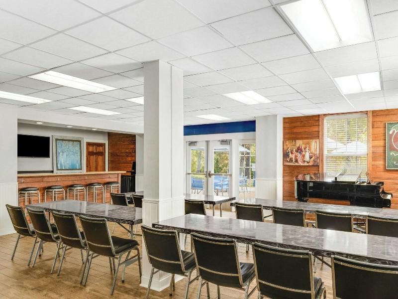 Marriott'S Manor Club At Ford'S Colony image