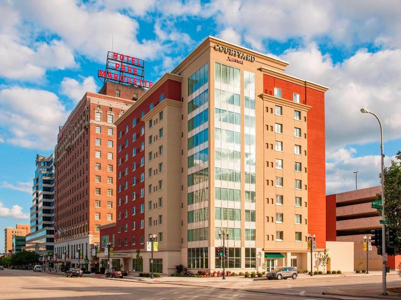 Courtyard Peoria Downtown image