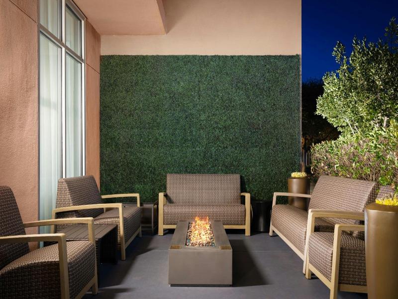 Courtyard Sunnyvale Mountain View image