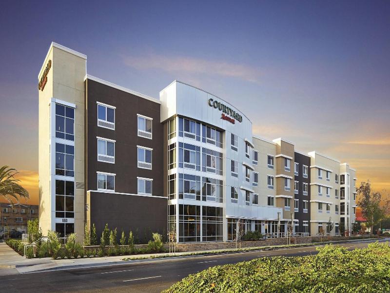 Courtyard Sunnyvale Mountain View image