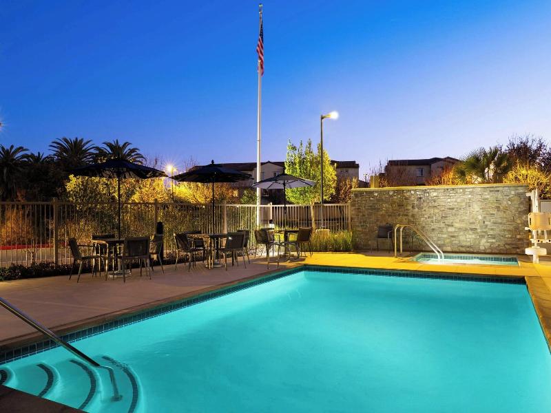 Courtyard Sunnyvale Mountain View image