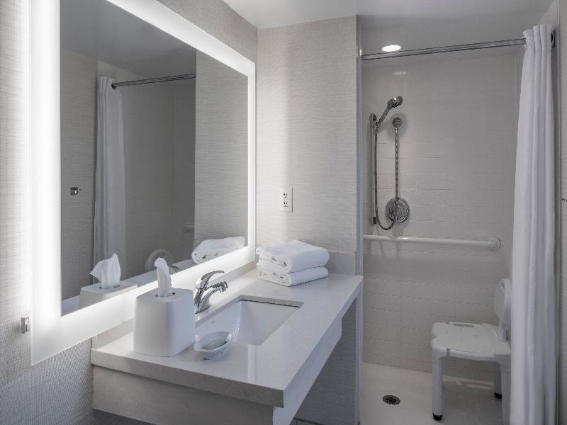 Fairfield Inn & Suites Charlotte Uptown image