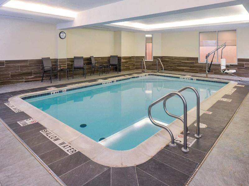 Fairfield Inn & Suites Pittsburgh New Stanton image