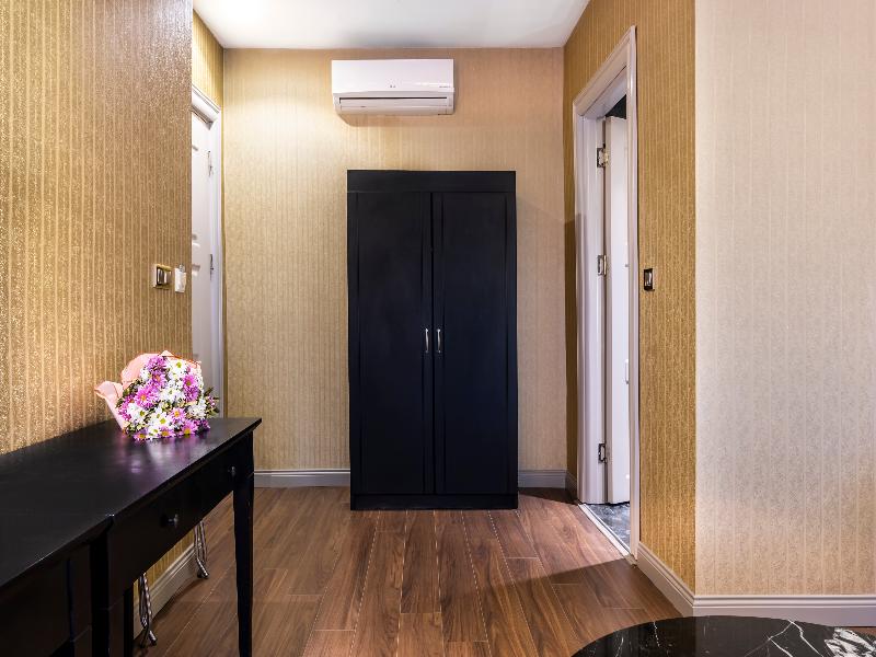 Golden Gate Hotel image