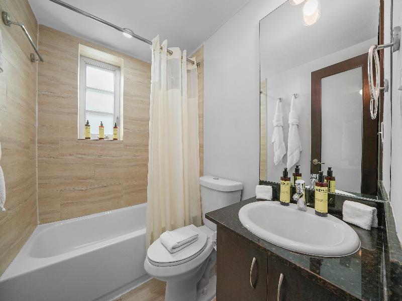 Lincoln Arms Suites image
