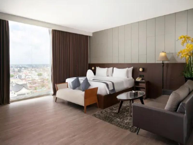 Golden Tulip Pontianak image