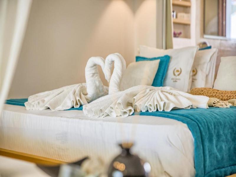 Alia suites & Alia beachfront suites and spa image