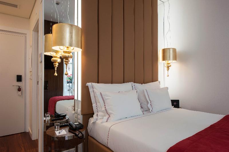 The 7 Hotel image