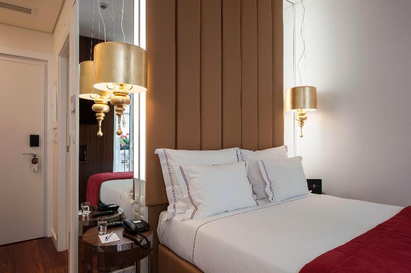 The 7 Hotel image