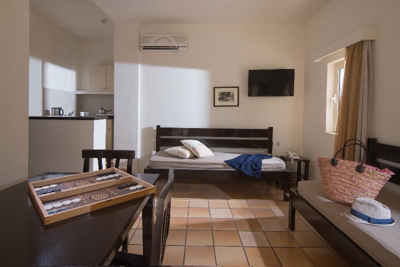 Ourania Apartments image