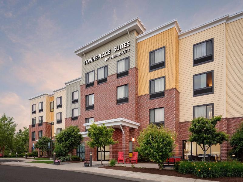 TownePlace Suites Bangor image