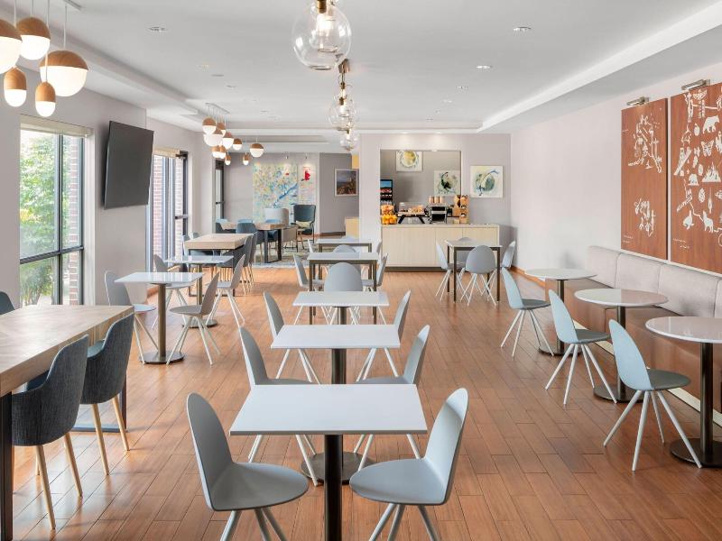 TownePlace Suites Bangor image