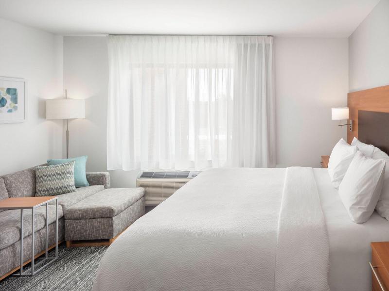 TownePlace Suites Bangor image