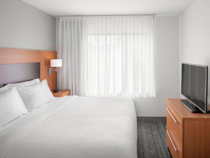 TownePlace Suites Bangor image