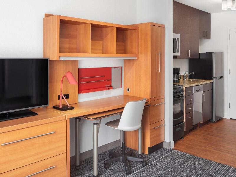 TownePlace Suites Bangor image