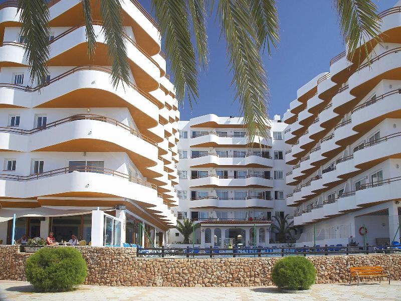 Apartamentos Mar y Playa 2 image