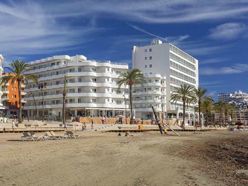 Apartamentos Mar y Playa 2 image