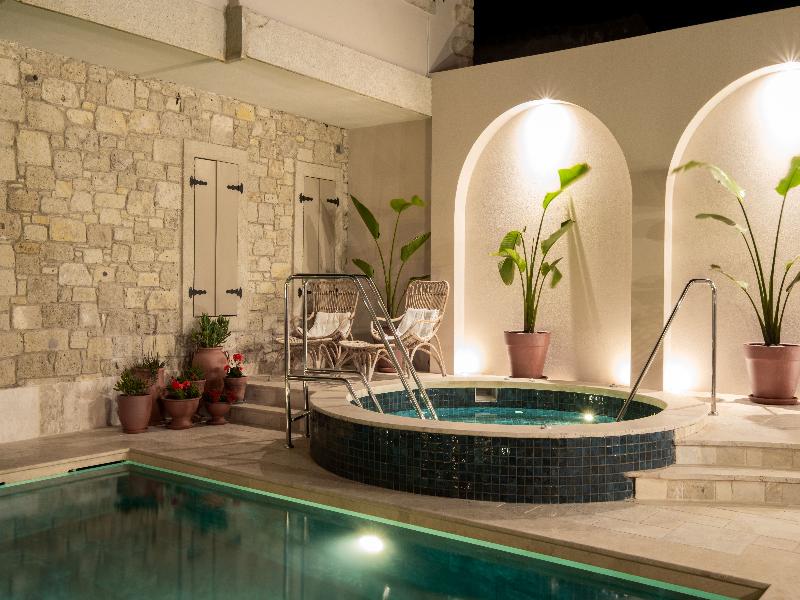 Viento Hotel image