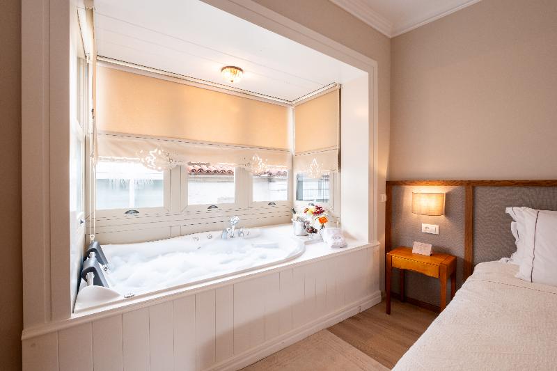 Viento Hotel image