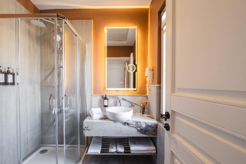 Viento Hotel image